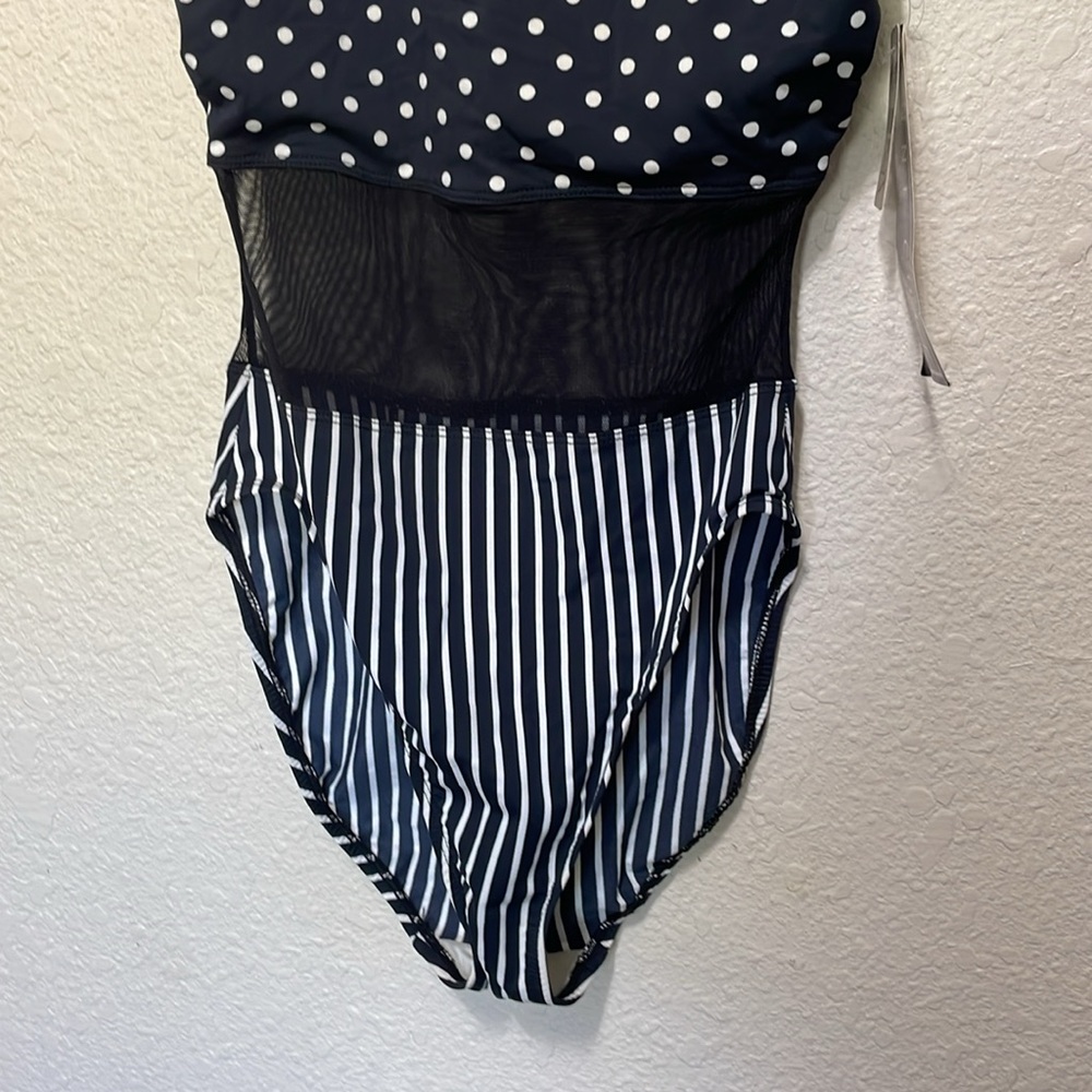 Anne Cole Collection Black And White One Piece Swimsuit. NWT. Size 12. - Picture 3 of 12